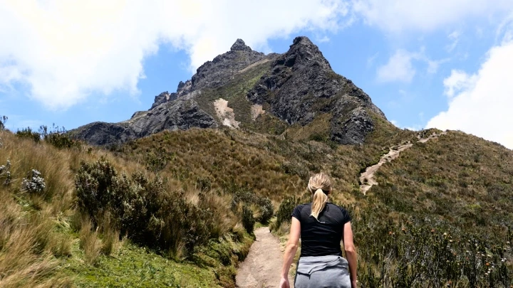 Ruco Pichincha trekking