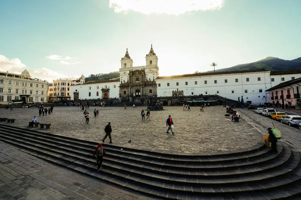 unsplash_Tw7M-QwQstA_quito.webp