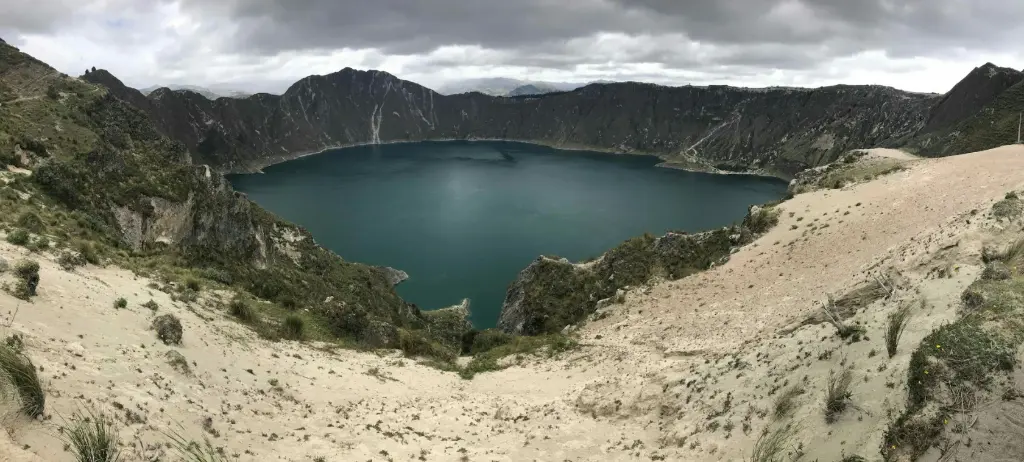 unsplash_MzeSloMrFTY_quilotoa.jpg.jpg.jpg.jpg.webp